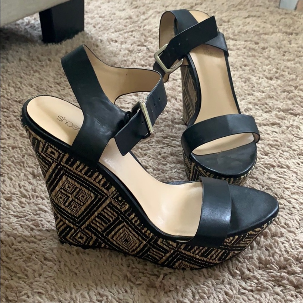 Shoe dazzle plat form wedge